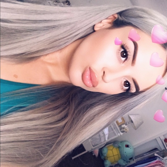 Meet your Posher, Nicole - Picture 1 of 1